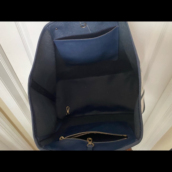 Michaels Kors Tote and Wristlet - Picture 3 of 7